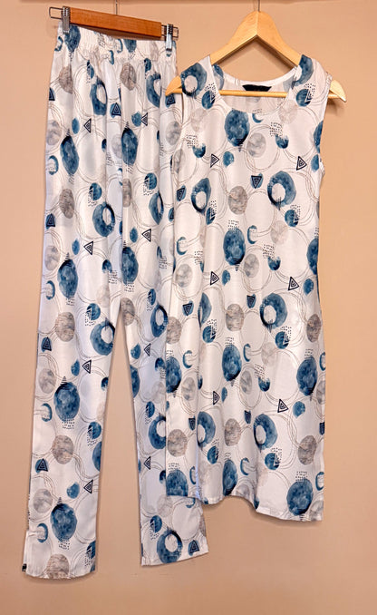 coordset set with blue and gray pattern on a beige background